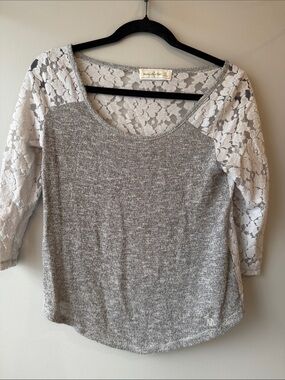 Abercrombie & Fitch Gray Knit Top with White Lace Sleeves gold thread  Y2K XS